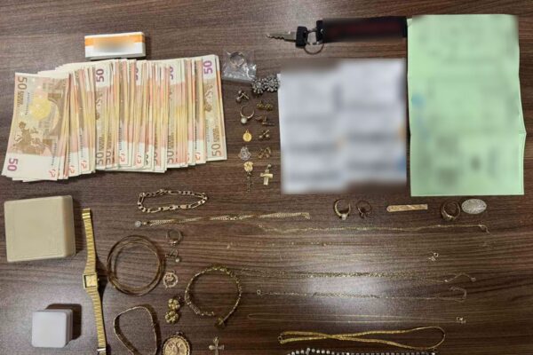 15-07-2026 Συνελήφθη ανήλικος ημεδαπός στη Χίο, ως μέλος οργανωμένου κυκλώματος που εξαπατούσε πολίτες
