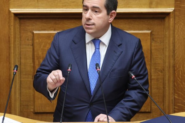 Ìüíç óõæÞôçóç êáé øÞöéóç åðß ôïõ ó÷åäßïõ íüìïõ: «Êýñùóç ôïõ Êñáôéêïý Ðñïûðïëïãéóìïý ïéêïíïìéêïý Ýôïõò 2026».
ÃÅÍÉÊÏÉ ÅÉÓÇÃÇÔÅÓ: ÄçìÞôñéïò Ìáñêüðïõëïò, ÐáñáóêåõÜò (ÐÜñéò) Êïõêïõëüðïõëïò, Íéêüëáïò ÐáððÜò, Íéêüëáïò Êáñáèáíáóüðïõëïò, Åõêëåßäçò Ôóáêáëþôïò, Âáóßëåéïò  ÂéëéÜñäïò, ÁíäñÝáò Âïñýëëáò, ÁëÝîáíäñïò  Êáæáìßáò.
ÅÉÄÉÊÏÉ ÅÉÓÇÃÇÔÅÓ: Îåíïöþí (Öþíôáò) ÌðáñáëéÜêïò, Óôõëéáíüò (ÓôÝëéïò) ÐÝôóáò, Ìáñßá ÓõñåããÝëá, ÖùôåéíÞ ÁñáìðáôæÞ, ×ñéóôßíá ÓôáñáêÜ, Ðáýëïò ×ñçóôßäçò, Áéêáôåñßíç ÓðõñéäÜêç, ×áñÜëáìðïò (×Üñçò) ÌáìïõëÜêçò, Áéêáôåñßíç (Êáôåñßíá) Íïôïðïýëïõ, Êùíóôáíôßíïò Âáóßëåéïò ÌåôáîÜò, ÄçìÞôñéïò Ôæáíáêüðïõëïò, Êùíóôáíôßíïò Ìðïýìðáò, Óðõñßäùí Ôóéñþíçò, ÅëÝíç Êáñáãåùñãïðïýëïõ, ÌÜñéïò Óáëì