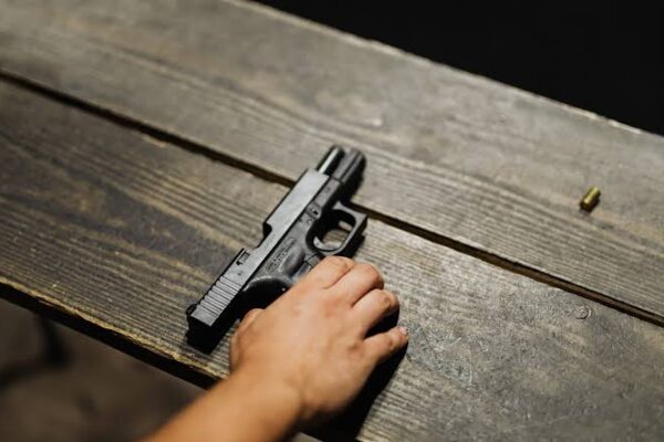 GUNS