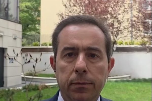 MITARAKIS GIA TRIANTAFYLLO